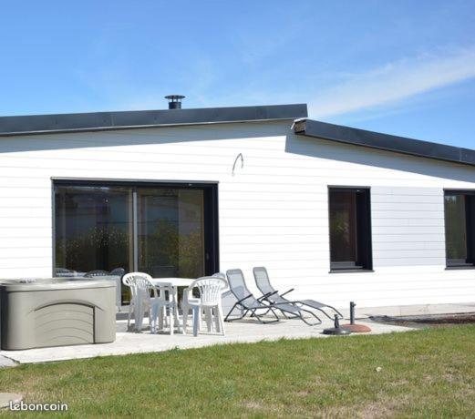 Maison Bord De Mer Avec Jacuzzi Névez Exteriér fotografie